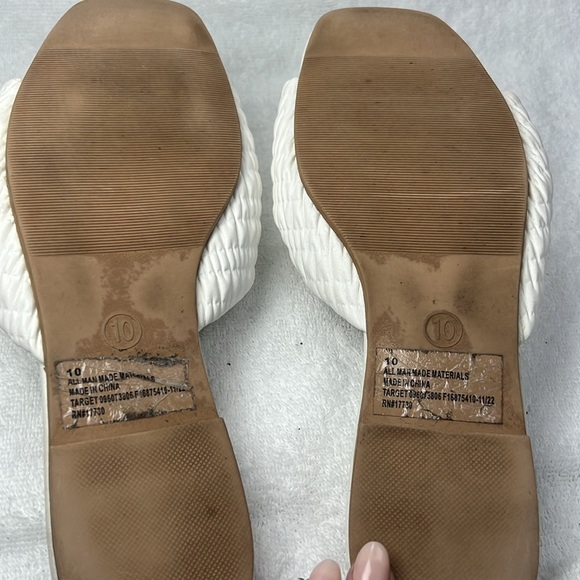 A new day , Women's White Slide Sandals- Preloved - Picture 4 of 4